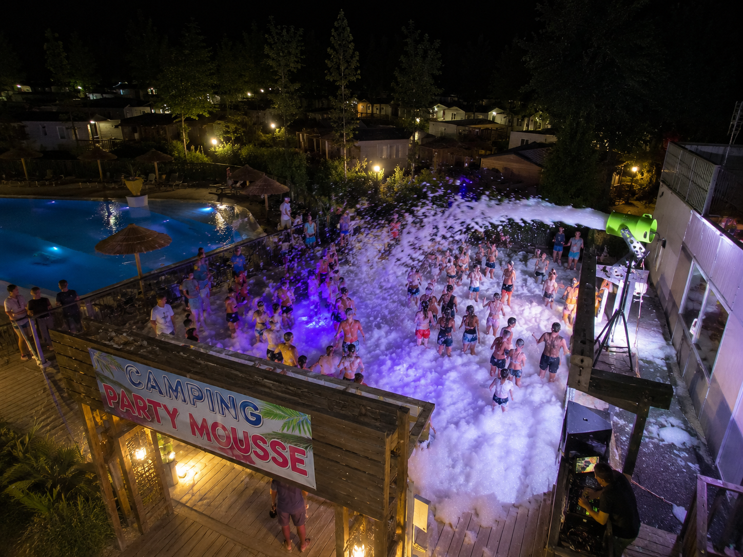 Soirée mousse camping